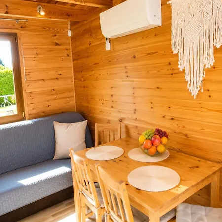 Homes For 5 People Near The Sea *